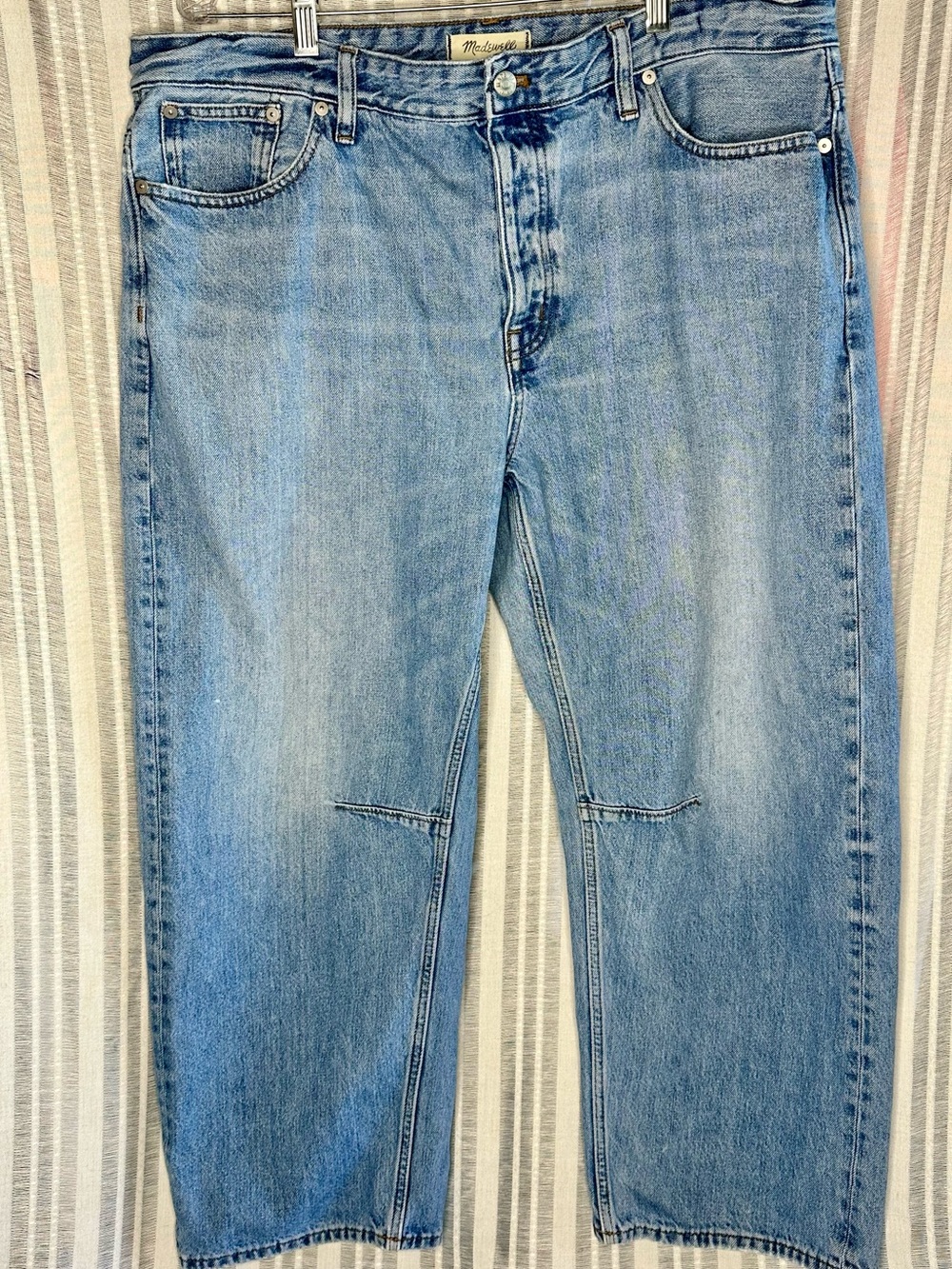 Madewell The Darted Barrel Leg Jeans in the perfect light wash, size 32